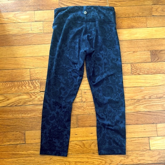 lululemon capris - Picture 2 of 3